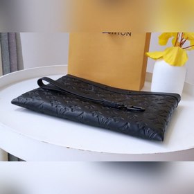 LV Pochette To-Go сумка-клатч, модель M81570, черная с тиснением