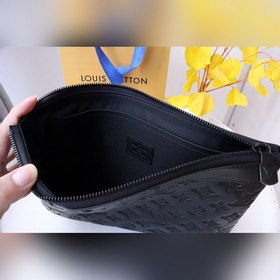 LV Pochette To-Go сумка-клатч, модель M81570, черная с тиснением 