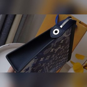 LV Модель M81442 POCHETTE VOYAGE Сумка Сумка украшена узором Mono