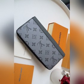 LV Zippy Vertical Кошелек Модель M30841 Из коллекции кожаных изде