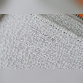 LV кошелек на молнии, модель M80801 Этот кошелек на молнии являе