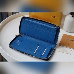 LV кошелек на молнии, модель M80801 Этот кошелек на молнии являе
