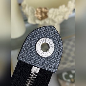 LV Pochette Voyage сумочка Модель M30840 Сумочка Эта сумка Poche