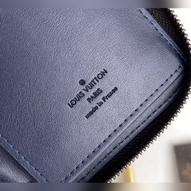 LV Zippy Vertical Кошелек Модель M80423  Этот кошелек Zippy Vert