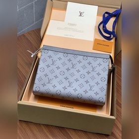 LV Pochette Voyage сумочка, модель M30840, серый Эта сумка Poche