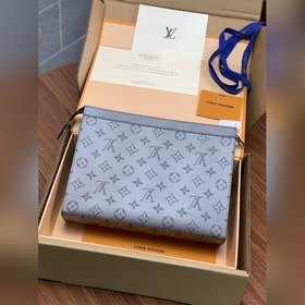 LV Pochette Voyage сумочка, модель M30840, серый Эта сумка Poche