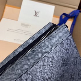 LV Pochette Voyage сумочка, модель M30840, серый Эта сумка Poche