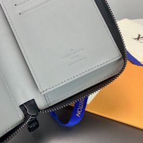 LV Zippy Vertical Кошелек Модель M81384 Этот кошелек Zippy Verti