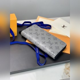 LV Zippy Vertical Кошелек Модель M81384 Этот кошелек Zippy Verti