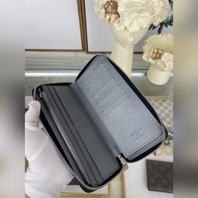 LV Zippy Vertical Кошелек Модель M30841 Вертикальный  Серия Tag