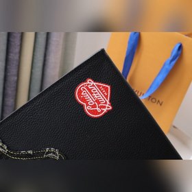 LV Pochette Voyage клатч, модель M45961, деним Эта сумка Pochett