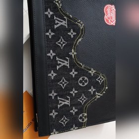 LV Pochette Voyage клатч, модель M45961, деним Эта сумка Pochett