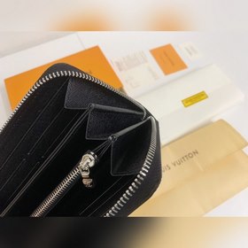 LV Модель M67541 Кошелек с одной молнией и логотипом Supreme Новы