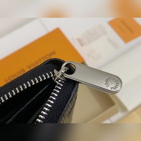 LV Модель M67541 Кошелек с одной молнией и логотипом Supreme Новы