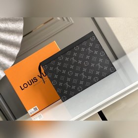 LV Модель M61692 Сумка POCHETTE VOYAGE среднего размера Эта нов