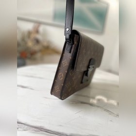 LV Модель M80560 S Lock 4A Сумка Сумка S Lock 4A изготовлена из 