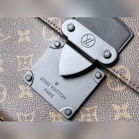 LV Модель M80560 S Lock 4A Сумка Сумка S Lock 4A изготовлена из 