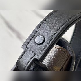 LV Модель M80560 S Lock 4A Сумка Сумка S Lock 4A изготовлена из 