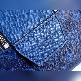LV Модель M30849 Синий Косметичка из серии Dopp Kit Эта косметич