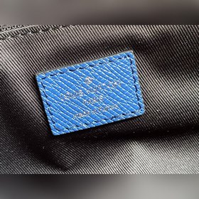 LV Модель M30849 Синий Косметичка из серии Dopp Kit Эта косметич