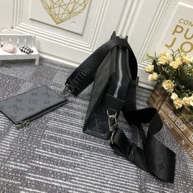 LV Модель M81115 Новейший комплект из двух предметов： сумка через