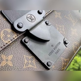LV S Lock Почтовая сумка Модель M45806 Черный  Эта сумка-почтал