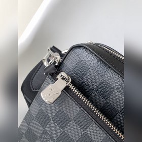 LV Trio Почтовая сумка Модель M58040 Черный с принтом Эта сумка 