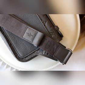 LV S Lock Sling Сумка через плечо Нагрудная сумка Модель M58487