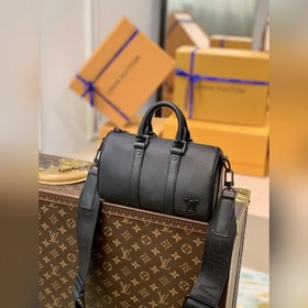 Сумка LV Keepall XS через плечо, модель M57083 Louis Vuitton пред