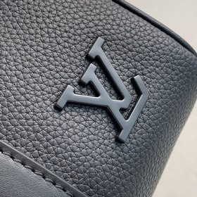 Сумка LV Keepall XS через плечо, модель M57083 Louis Vuitton пред