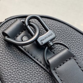 Сумка LV Keepall XS через плечо, модель M57083 Louis Vuitton пред