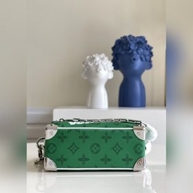 LV  Сумка Mini Soft Trunk, модель M80816, зеленая Сумка Mini So