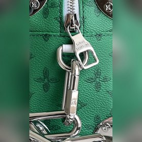 LV  Сумка Mini Soft Trunk, модель M80816, зеленая Сумка Mini So