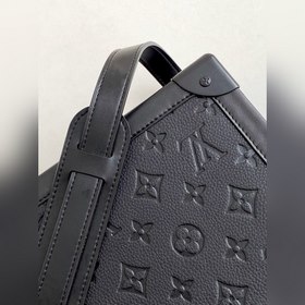 LV Сумка Soft Trunk, модель M55700  Сумка Soft Trunk представля