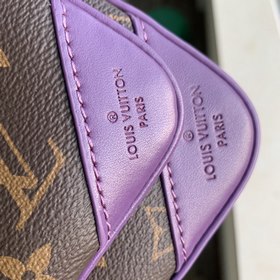 Почтовая сумка LV Trio Модель M46266 Старый шрифт/фиолетовый  Э