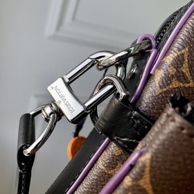 Почтовая сумка LV Trio Модель M46266 Старый шрифт/фиолетовый  Э
