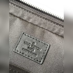 LV Trio почтовая сумка через плечо Изготовлена из ткани Monogram