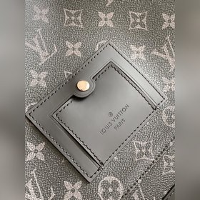 Средняя сумка-мессенджер LV Messenger MM Voyager, модель M40510 Д