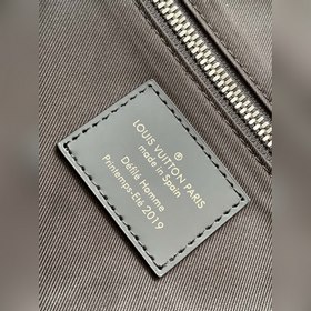 Средняя сумка-мессенджер LV Messenger MM Voyager, модель M40510 Д