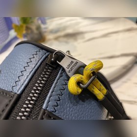 LV  Модель M59927 Двухцветная мужская сумка-подушка из серии Po