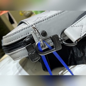 LV Модель M46104 Серая сумка-почтальон, воплощение современности