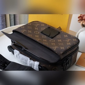 LV S Lock Почтовая сумка Модель M45683 Эта модель изготовлена из