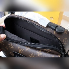 LV S Lock Почтовая сумка Модель M45683 Эта модель изготовлена из
