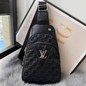 Мужская сумка LV из телячьей кожи, модель： 710 Изготовлена из ита