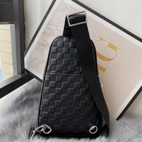 Мужская сумка LV из телячьей кожи, модель： 710 Изготовлена из ита