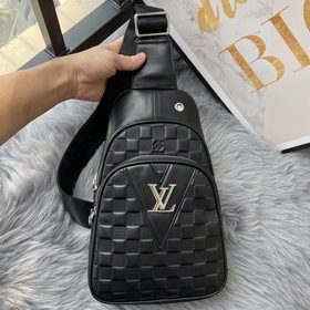 Мужская сумка LV из телячьей кожи, модель： 710 Изготовлена из ита