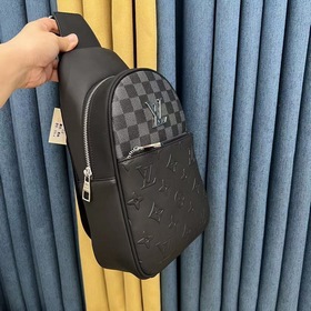 Мужская сумка LV Кожа очень мягкая, большая вместимость, оригина