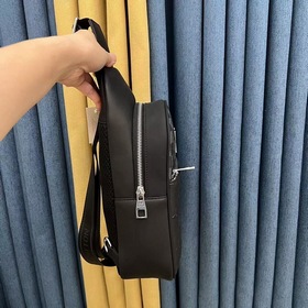 Мужская сумка LV Кожа очень мягкая, большая вместимость, оригина