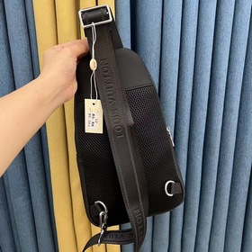 Мужская сумка LV Кожа очень мягкая, большая вместимость, оригина