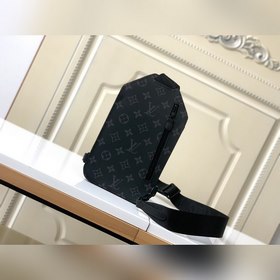 LV Модель M45912 Сумка через плечо SAUMUR Эта новая сумка чере